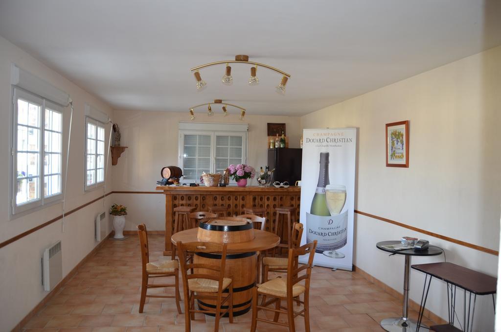 Chambres D'Hotes & Champagne Douard La Chapelle-Monthodon Exterior photo